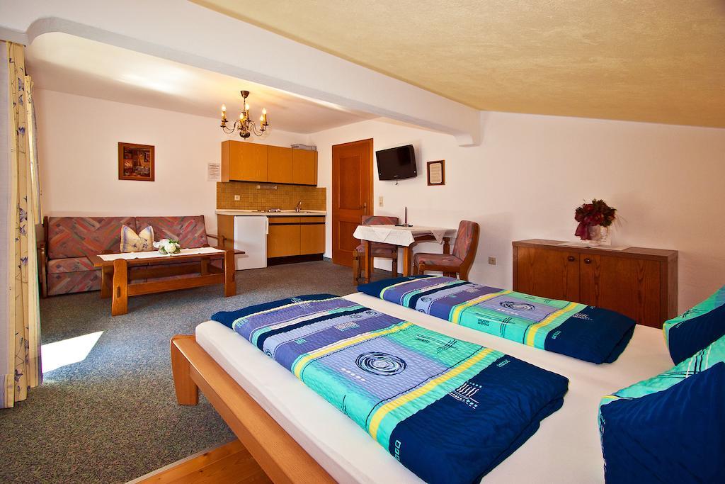 Ferienwohnungen Appartements Patscheider Finkenberg Rum bild