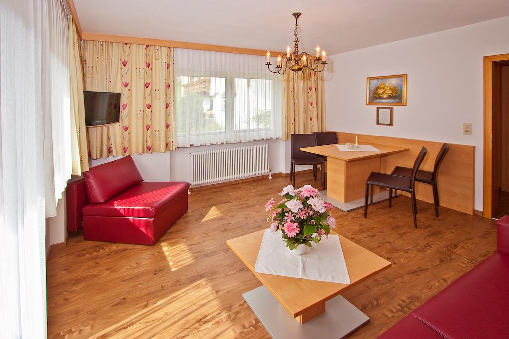 Ferienwohnungen Appartements Patscheider Finkenberg Rum bild