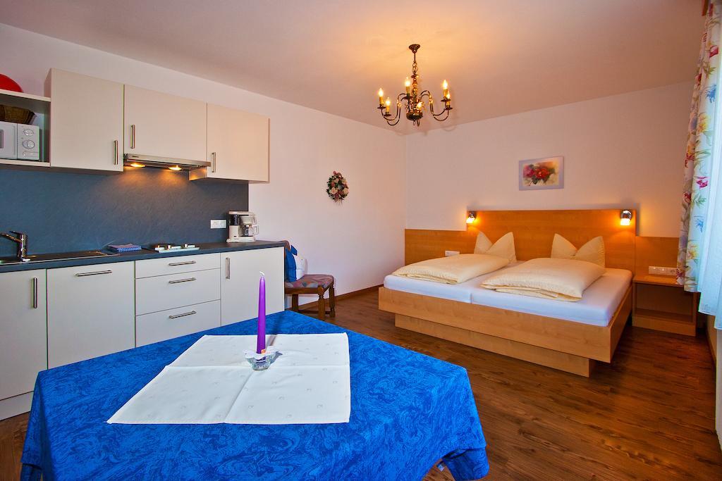 Ferienwohnungen Appartements Patscheider Finkenberg Rum bild
