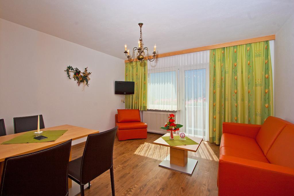 Ferienwohnungen Appartements Patscheider Finkenberg Rum bild